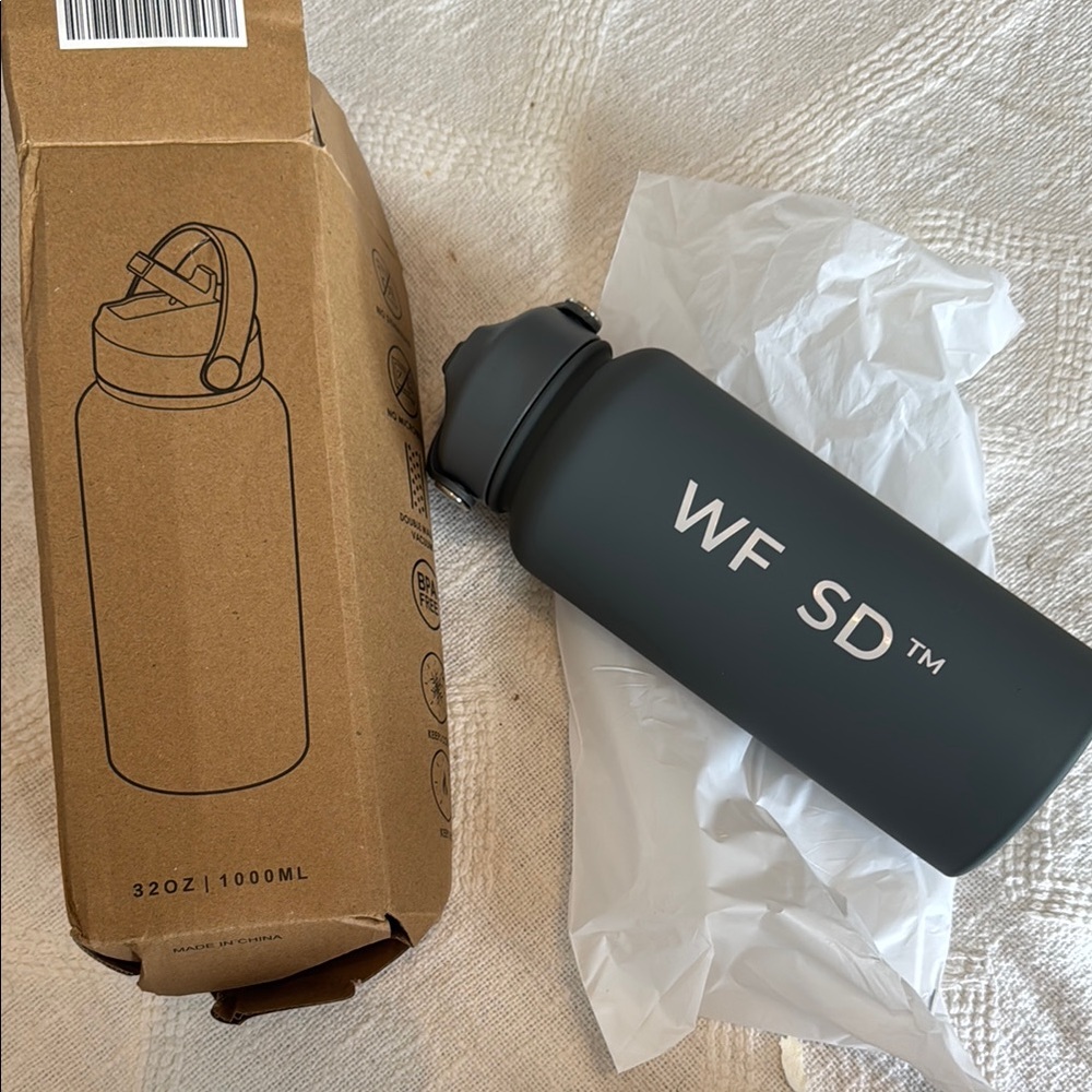 Sarahs Day Whitefox Gray Water Bottle 32oz